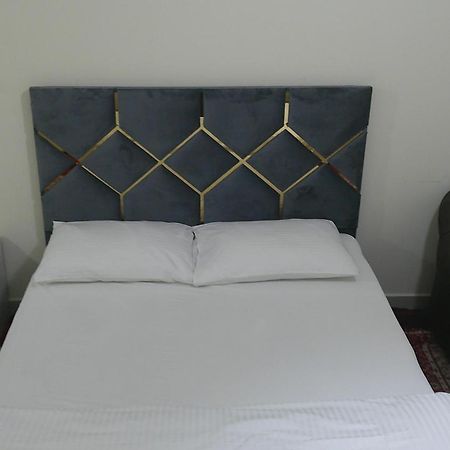 Ruby Star Hostel Dubai F2 Exterior photo